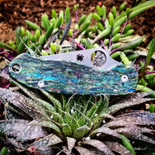 Load image into Gallery viewer, Spyderco Para 3 Spring Meadow G-Carta