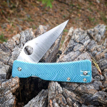 Load image into Gallery viewer, Spyderco Watu Hole Delete 57' Chevy
