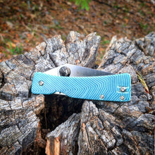 Load image into Gallery viewer, Spyderco Watu Hole Delete 57' Chevy