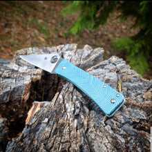 Load image into Gallery viewer, Spyderco Watu Hole Delete 57' Chevy