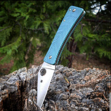 Load image into Gallery viewer, Spyderco Watu Hole Delete 57' Chevy