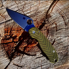 Load image into Gallery viewer, Spyderco Para3 Moss Maze G-Carta
